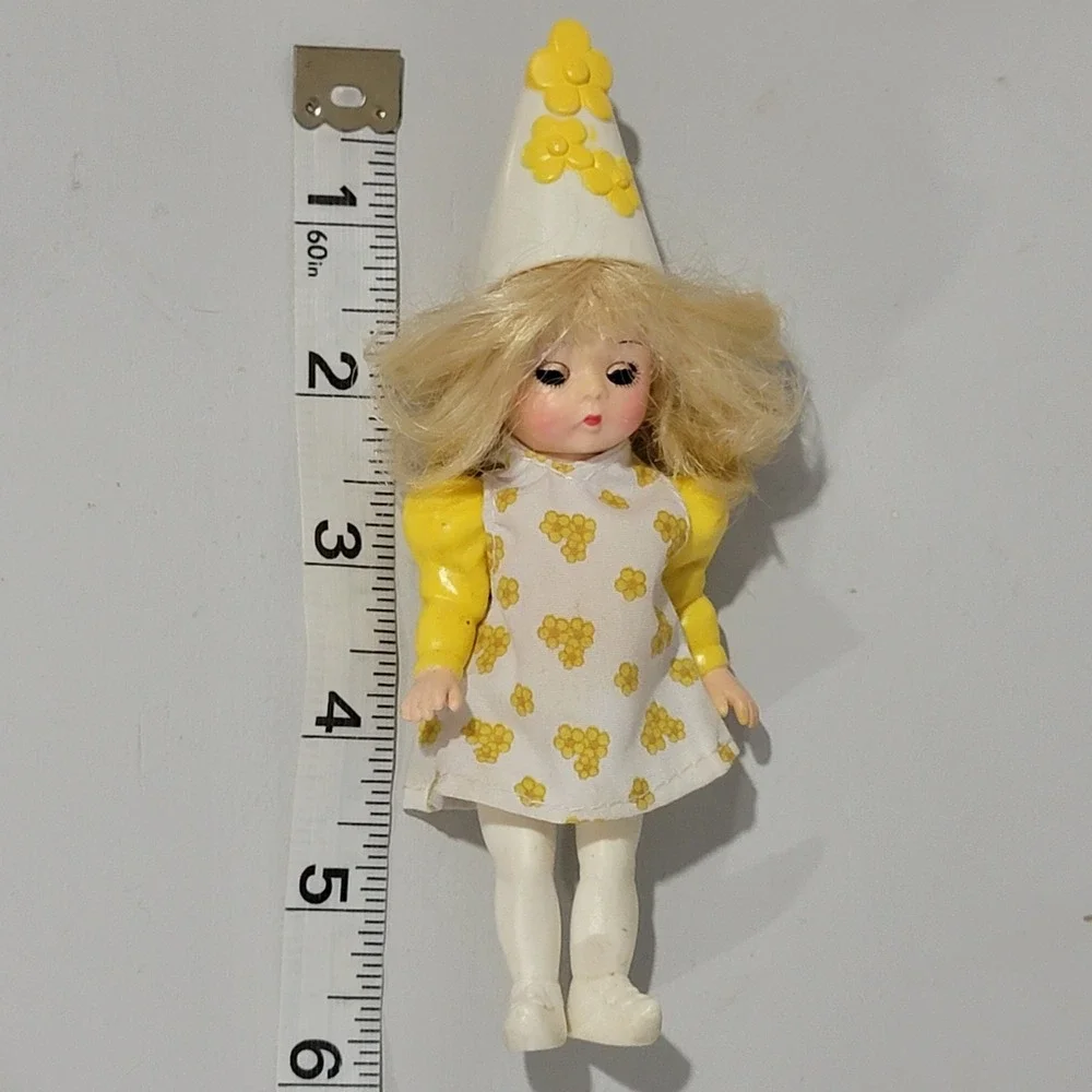 Madame Alexander McDonalds Happy Meal Dolls Lot of 5 Pinocchio Equestrian Wendy